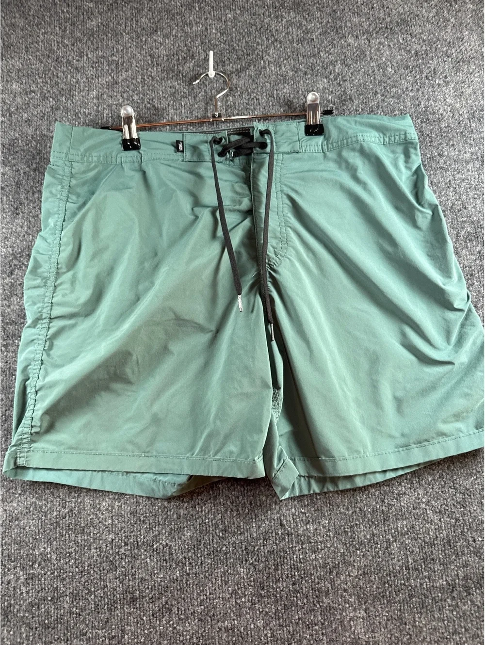 Vans Men’s Size 34 Green Drawstring Casual Shorts
